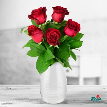 Buchet de 5 trandafiri rosii