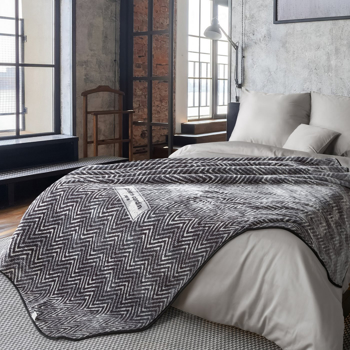 Patura Sonia Pierre Cardin Grafit / Alb, 220 x 240 cm