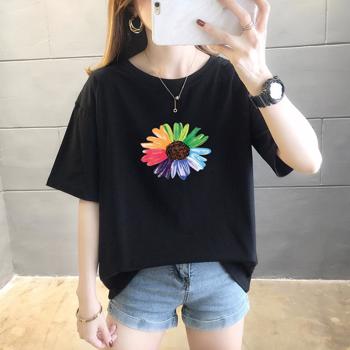 Tricou cu decolteu rotund pentru femei, cu imprimeu margareta ?i maneca scurta