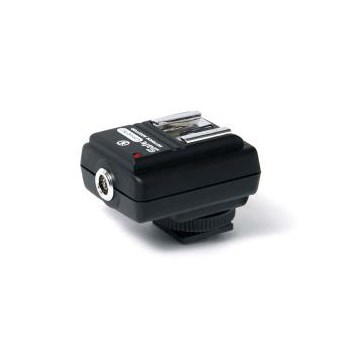 Adaptor universal blitz SM-512 cu protectie la voltaj