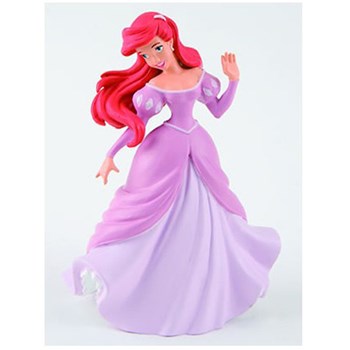 Ariel in rochie de bal
