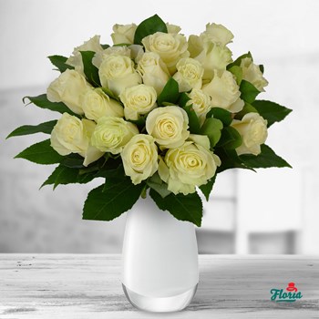 Buchet de 23 trandafiri albi