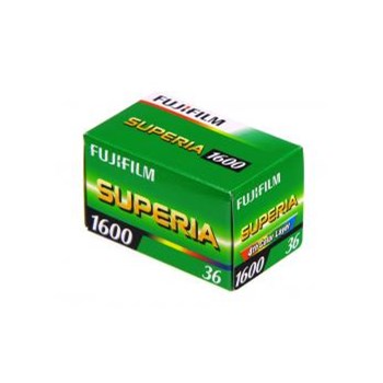 Fujifilm Fujicolor Superia 1600 - film negativ color ingust (ISO 1600, 135-36)