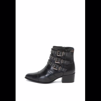 Ghete de piele cu catarame decorative